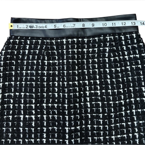 Marciano by Guess, Tweed & Faux Leather Mini Skirt, Size 4, Black, White - Picture 7 of 14
